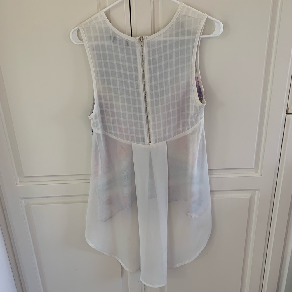 Top - Picture 2 of 2